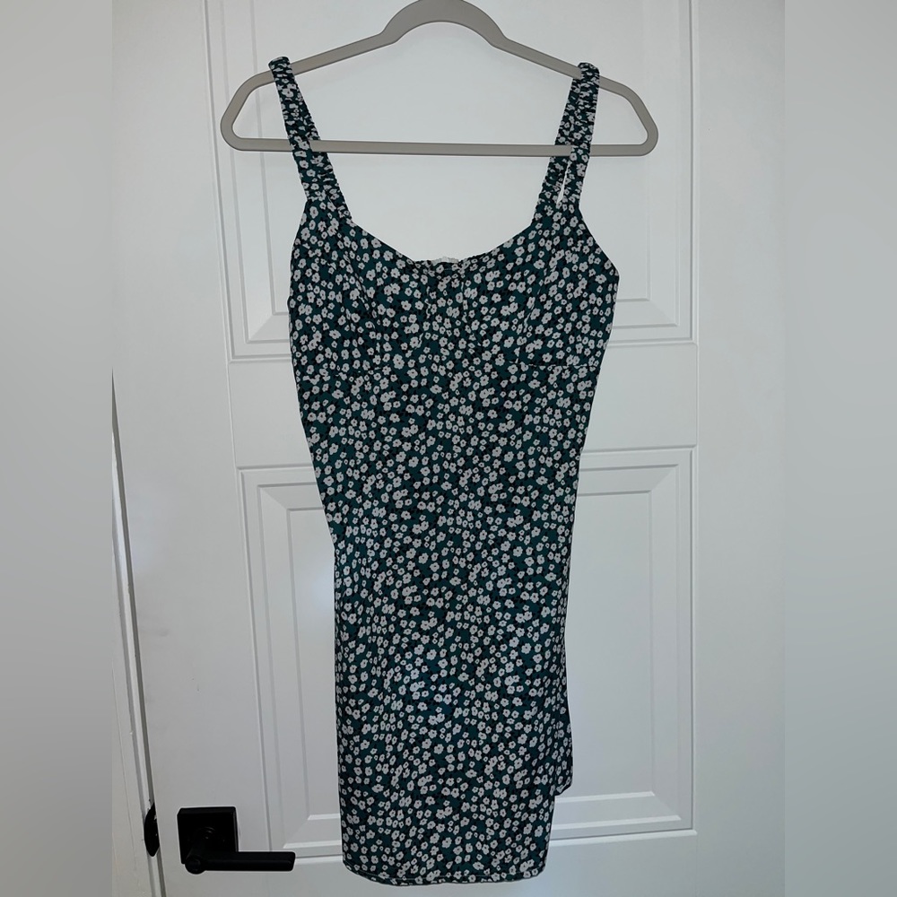 Mini dress with flowers.